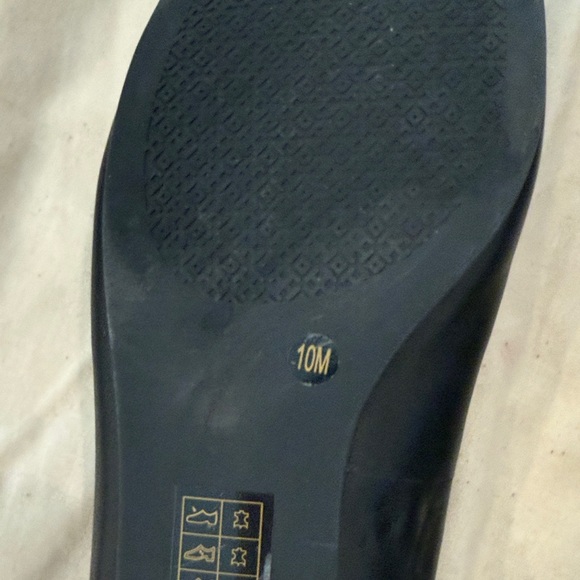 Tory Burch Black Flats with Logo Detail - Picture 6 of 6